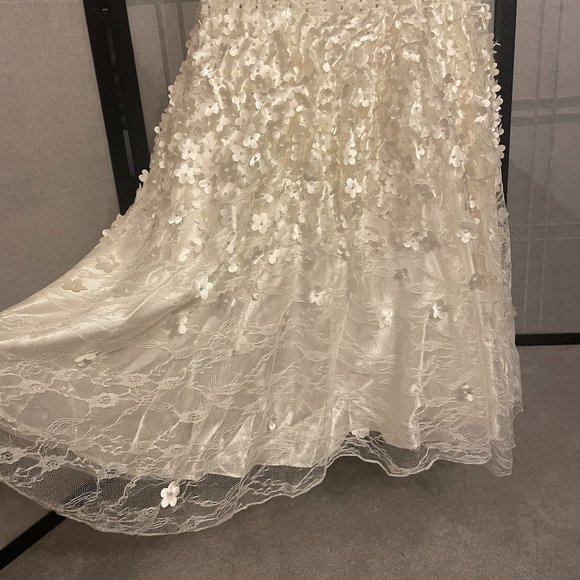 Sue Wong Ivory Wedding Formal Dress with Sequins and Flowers - Picture 4 of 6